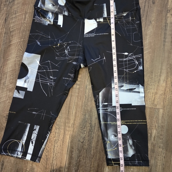 Reebok Speedwick Workout Capri Leggings Black Print XL New With Tags - Picture 6 of 9